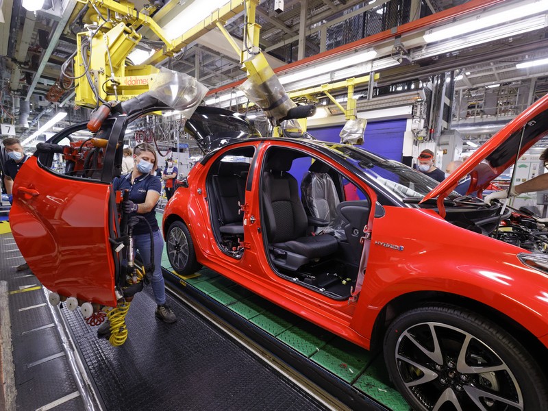 Toyota zastavuje výrobu ve Francii a Velké Británii